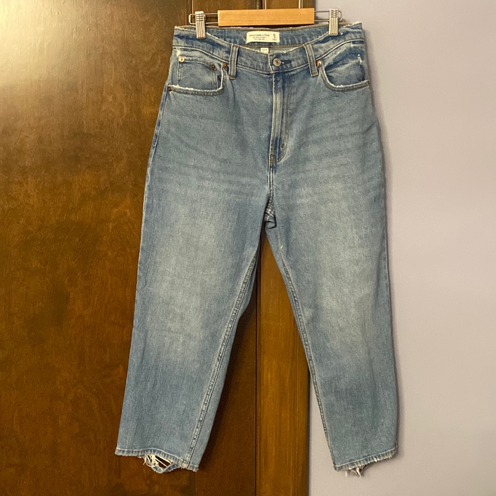 Abercrombie & Fitch - ultra high rise ankle straight - 29 / 8 short